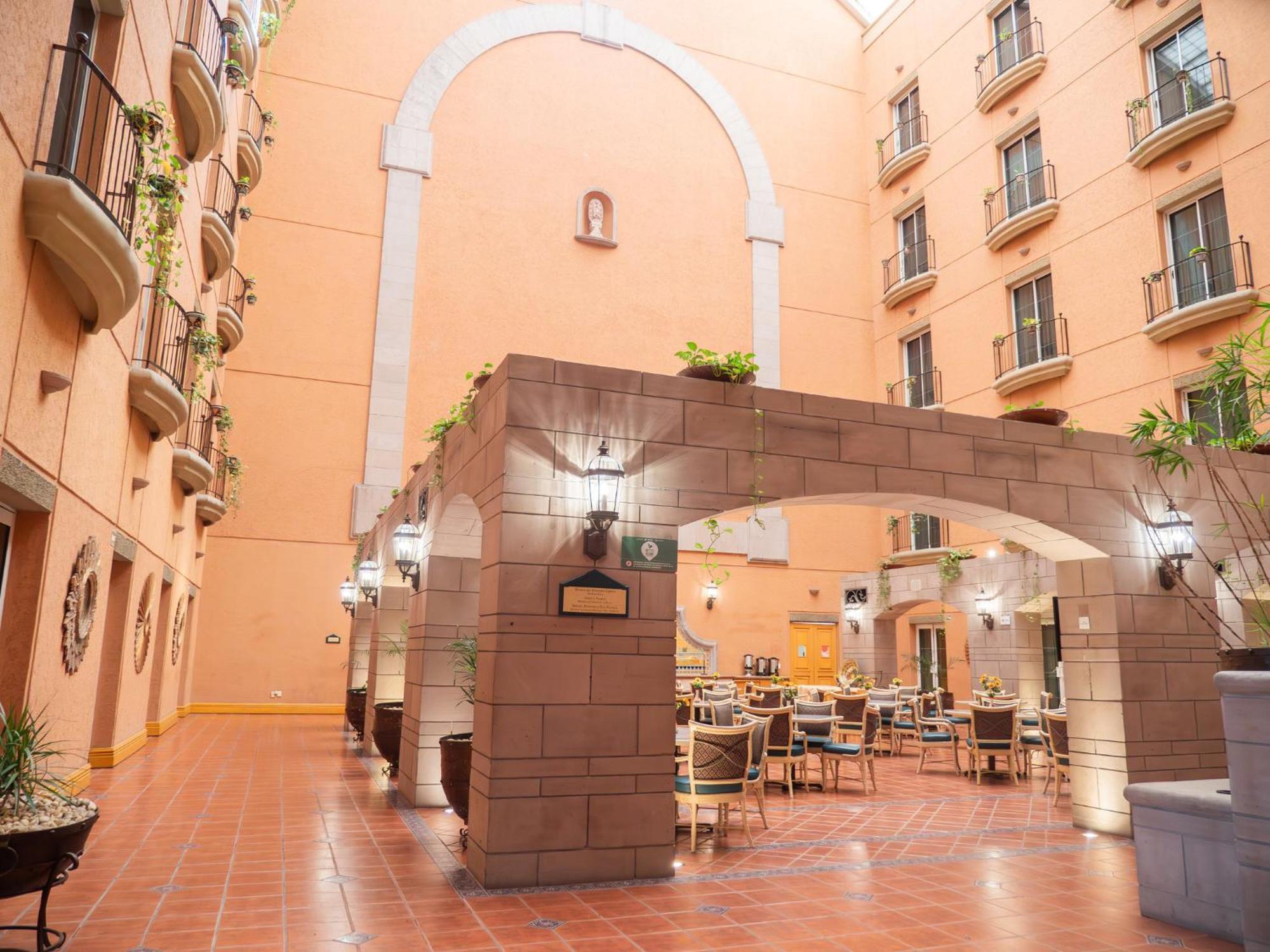 Holiday Inn Express Silao-Aeropuerto Bajio By Ihg Esterno foto