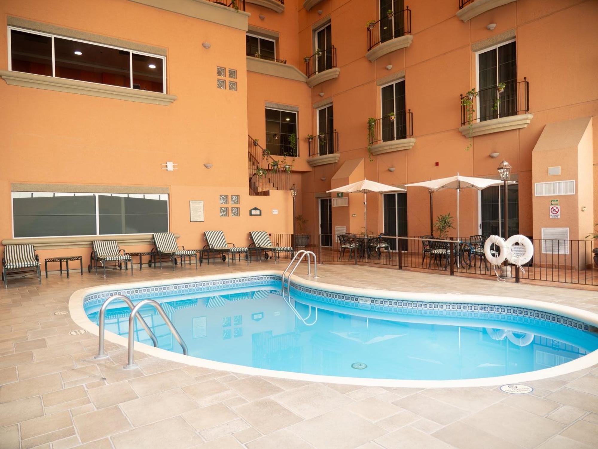 Holiday Inn Express Silao-Aeropuerto Bajio By Ihg Esterno foto