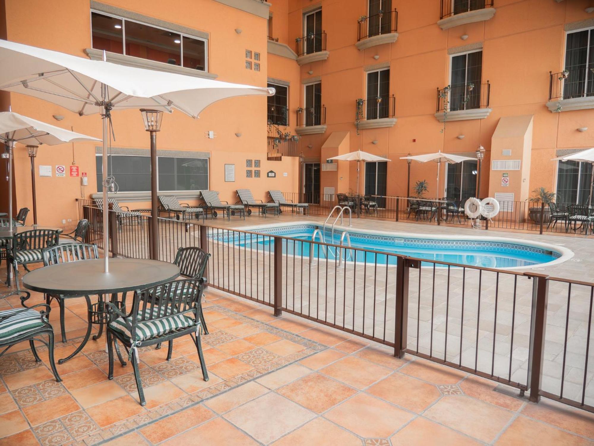 Holiday Inn Express Silao-Aeropuerto Bajio By Ihg Esterno foto