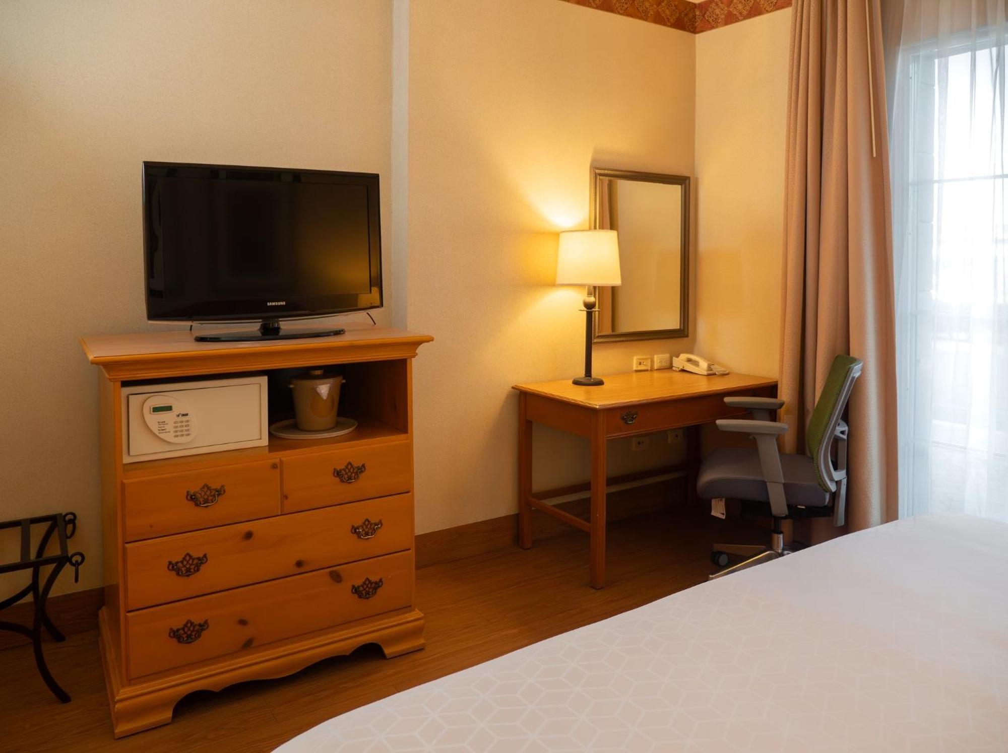 Holiday Inn Express Silao-Aeropuerto Bajio By Ihg Esterno foto