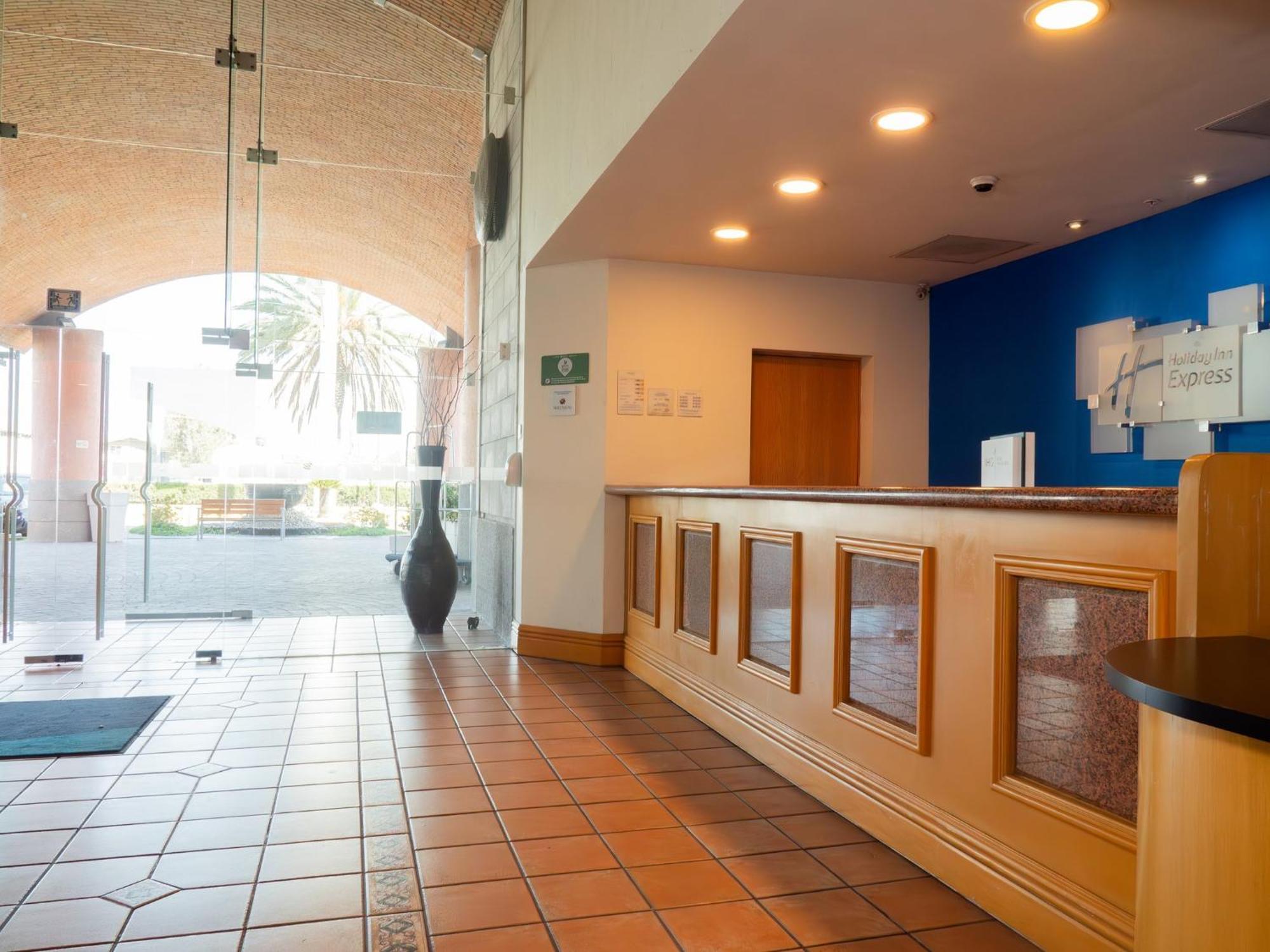 Holiday Inn Express Silao-Aeropuerto Bajio By Ihg Esterno foto