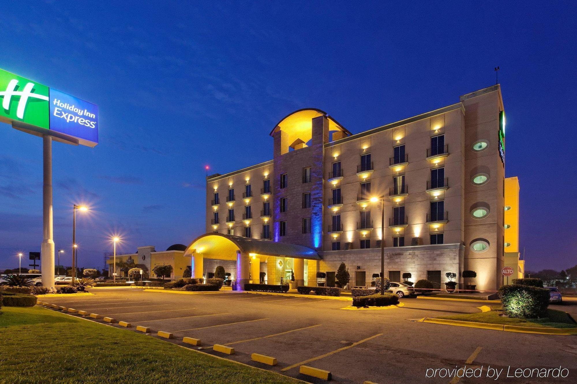 Holiday Inn Express Silao-Aeropuerto Bajio, An Ihg Hotel Esterno foto