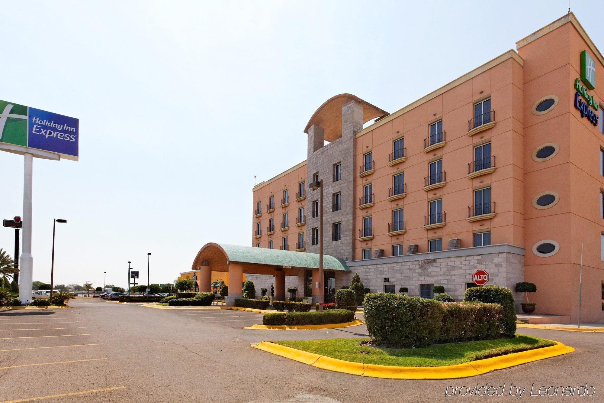 Holiday Inn Express Silao-Aeropuerto Bajio By Ihg Esterno foto